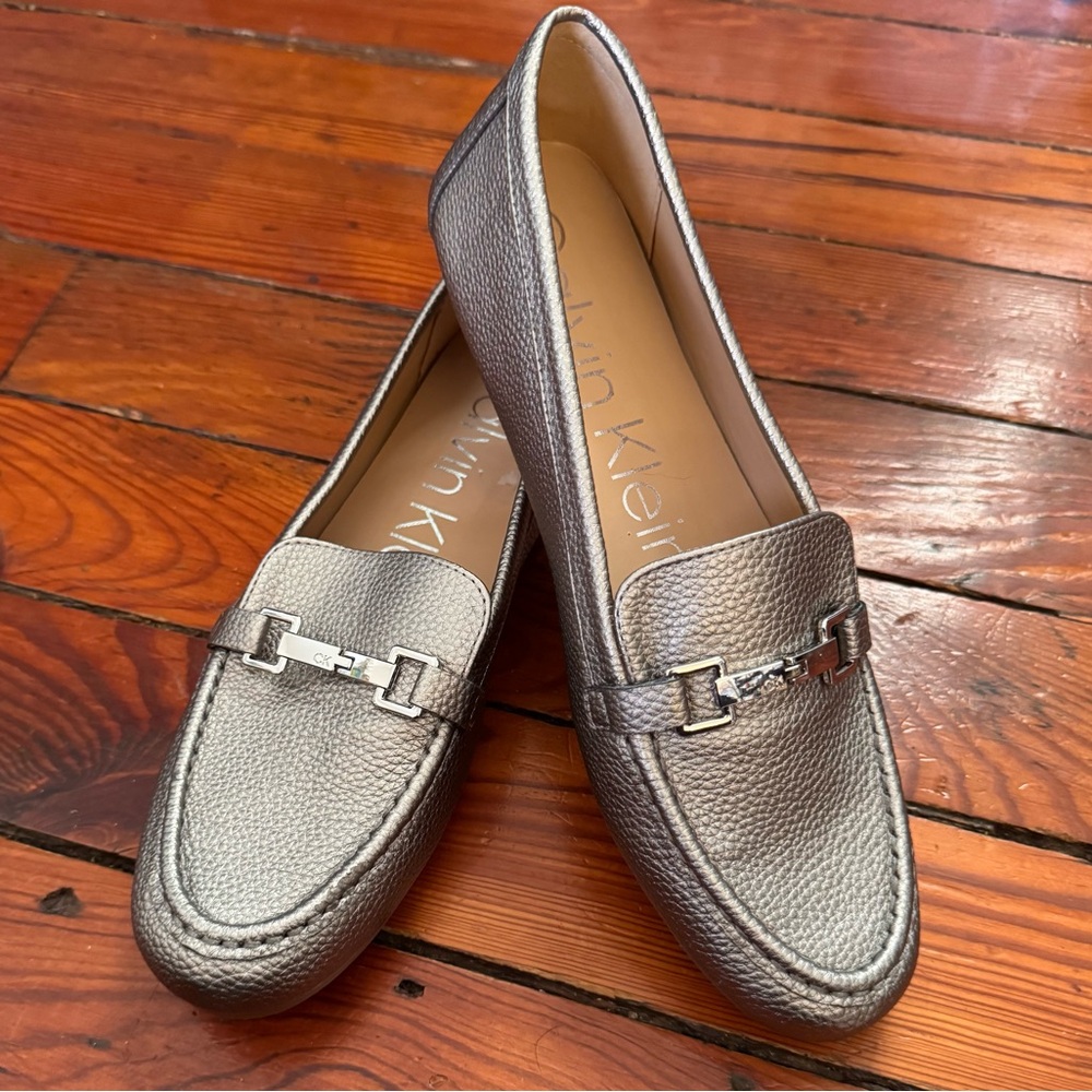 Calvin Klein Women's Leanna Silver Loafer Flat Pewter Size 10